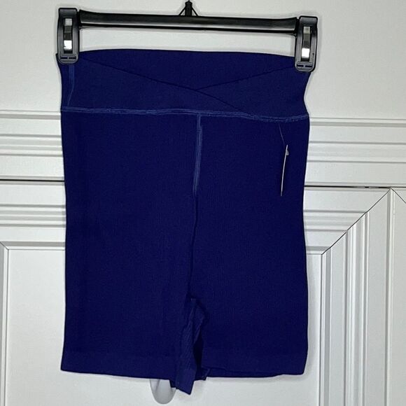 Free People Movement Free Throw Shorts Size S NWT - Picture 2 of 5